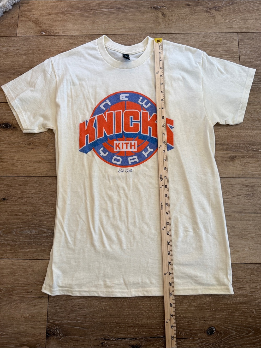 Gildan White T‑Shirt with Orange and Blue Knicks Graphic NWOTs